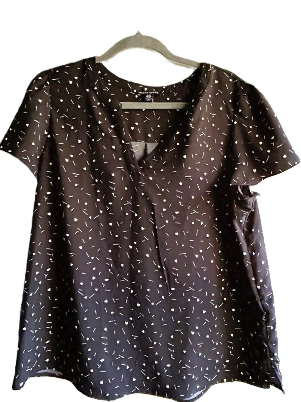 Black & White Heart Patterned Blouse – V‑Neck, Lightweight, Everyday Cute Size L
